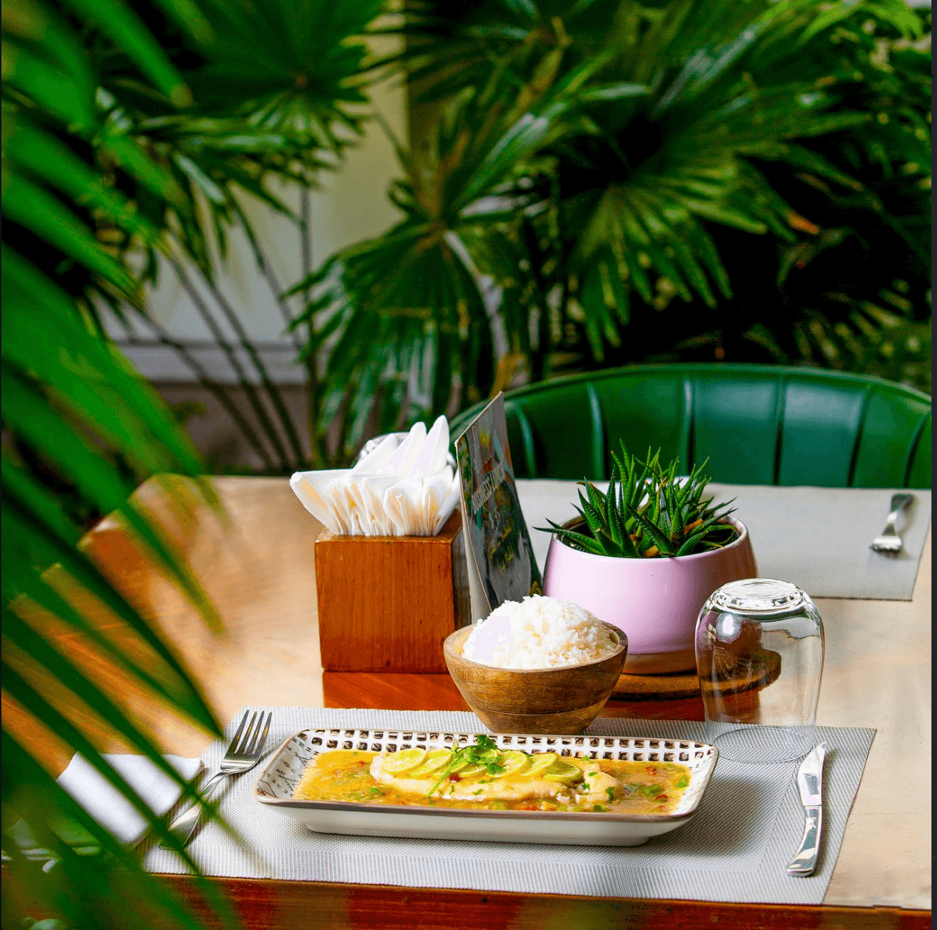 HIKARI Restaurant & Lounge Bar